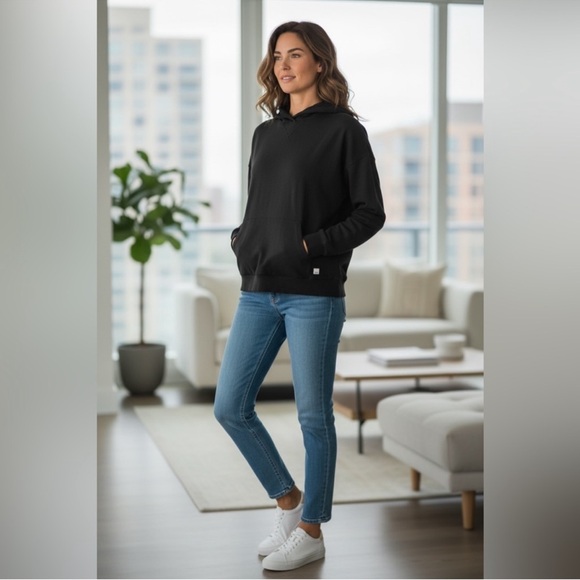 Vuori Black Heather Halo Modern Pullover Hoodie Women’s Size Large - Picture 10 of 10